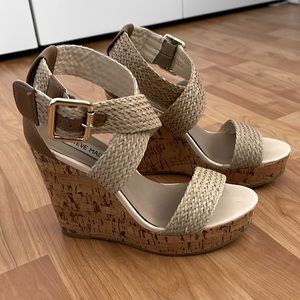 Steve Madden tan wedges